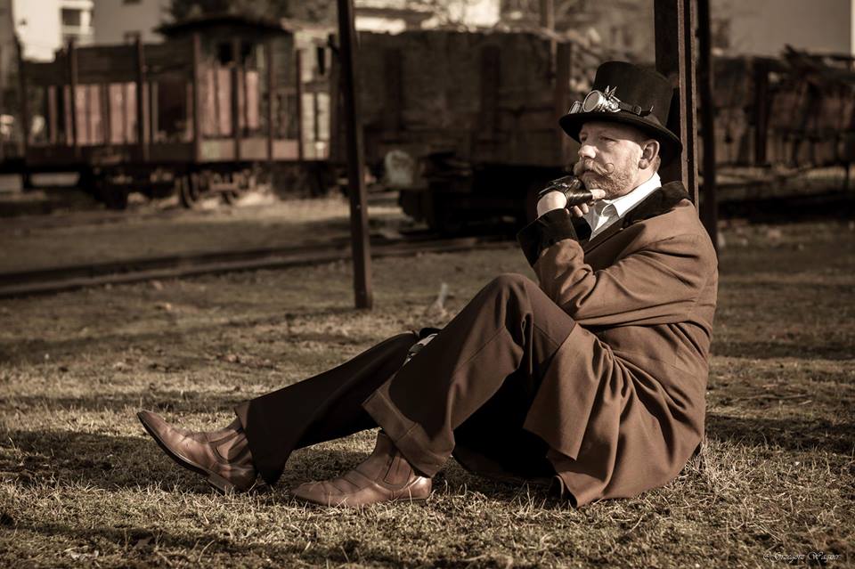 Kostium SteamPunkowy Gentleman – Retro Przygoda w Stylu Victorii - obrazek 3